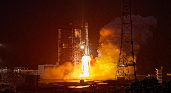 Çin yeni bir ticari telekomünikasyon uydusu fırlattı