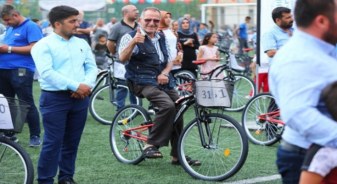 Gaziantep Büyükşehir Belediyesi nden esnafa bisiklet hediyesi