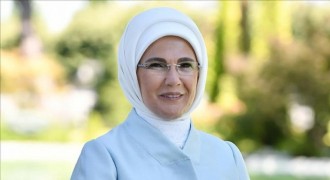 Emine Erdoğan Mevlit Kandili'ni Tebrik Etti