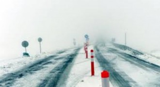 Erzurum ve Ardahan'da Kar Yağışı Ulaşımı Aksattı