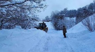Yurt Genelinde Kar Alarmı: Yüzlerce Köy Yolu Ulaşıma Kapandı